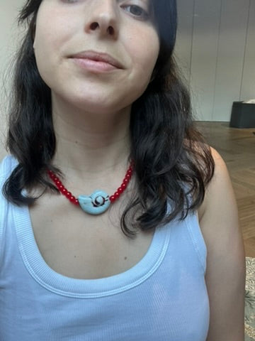 Hola Caracola Necklace (red)