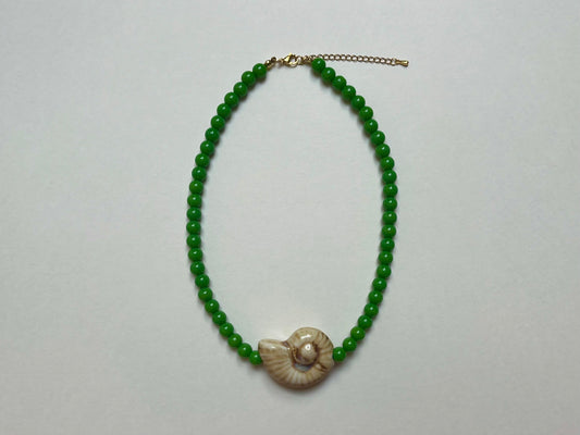 Hola Caracola Necklace (green)